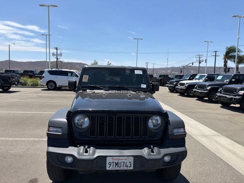 Used 2025 Jeep Wrangler Unlimited Sport AWD/4WD image 4