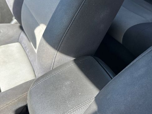 Used 2014 Chevrolet Cruze LS image 13