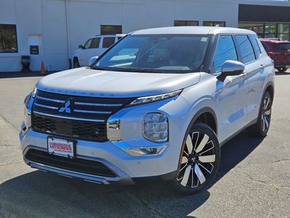 New 2025 Mitsubishi Outlander SE