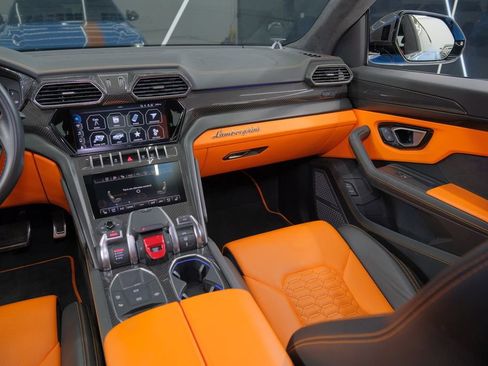 Used 2022 Lamborghini Urus image 51