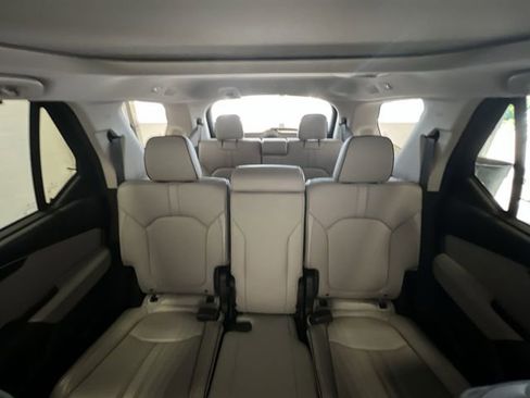 Used 2023 Honda Pilot Elite image 12