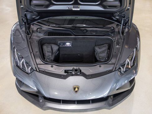 Used 2021 Lamborghini Huracan EVO image 25