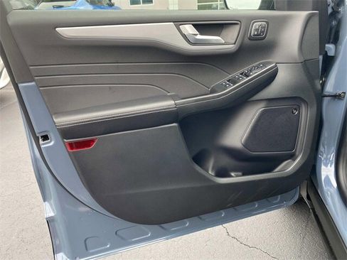 New 2026 Ford Escape SE w/ PHEV Premium Package image 32