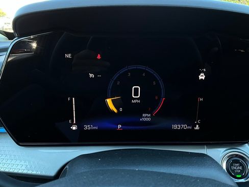 Used 2025 Chevrolet Trax LT image 35