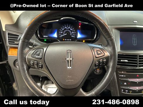 Used 2014 Lincoln MKT AWD w/ Equipment Group 201A image 20
