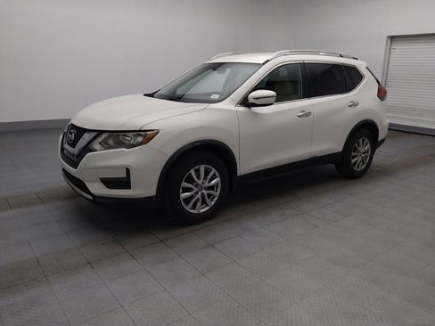 Used 2017 Nissan Rogue SV FWD image 2