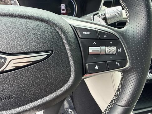 Used 2025 Genesis G70 2.5T RWD image 34