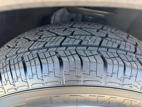 Certified 2023 Ford Explorer XLT w/ Equipment Group 202A AWD/4WD image 10