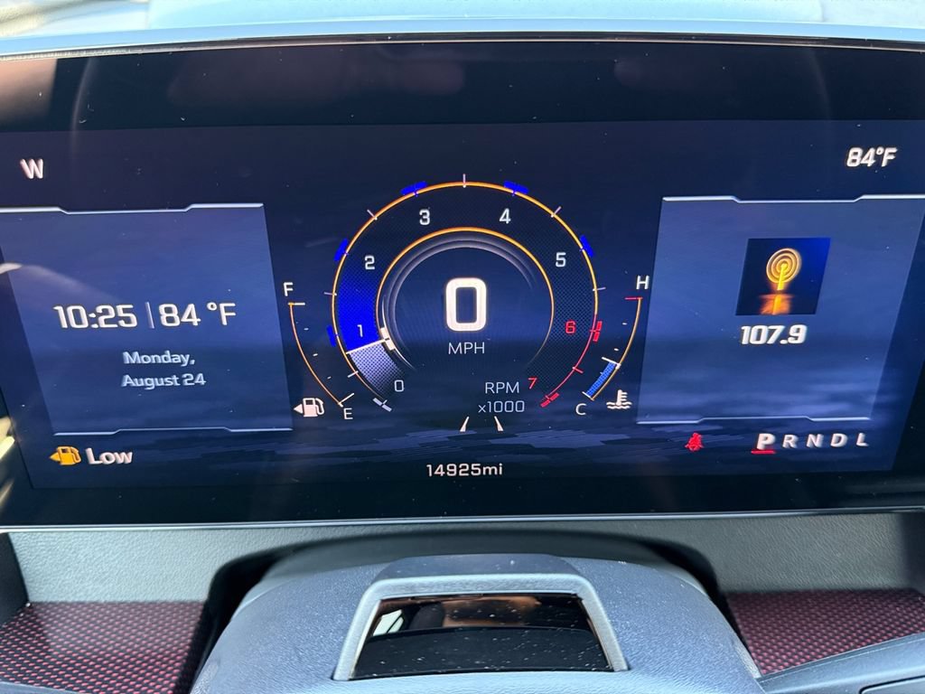Used 2025 Chevrolet Traverse RS FWD image 13