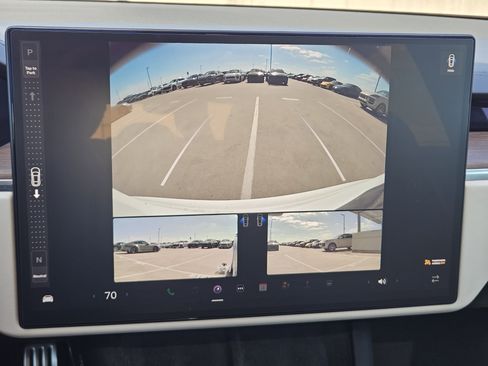 Used 2022 Tesla Model S image 18