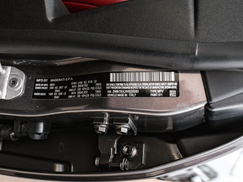 Used 2017 Maserati Levante w/ Luxury Package image 56