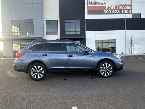 Used 2015 Subaru Outback 3.6R Limited image 3
