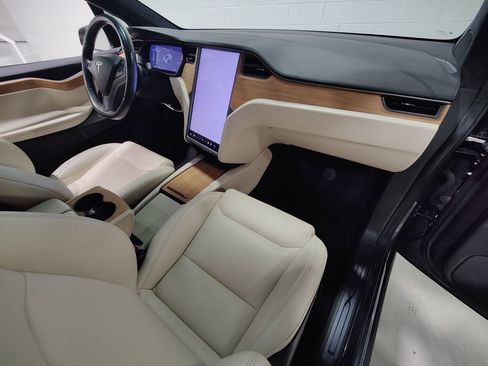 Used 2020 Tesla Model X Long Range image 10