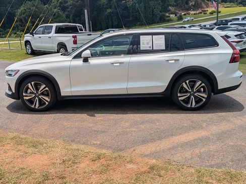 Used 2026 Volvo V60 B5 Cross Country Plus w/ Protection Package Premier AWD/4WD image 3