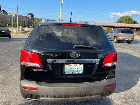 Used 2013 Kia Sorento LX image 4