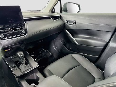 Certified 2026 Toyota Corolla Cross XLE FWD image 24