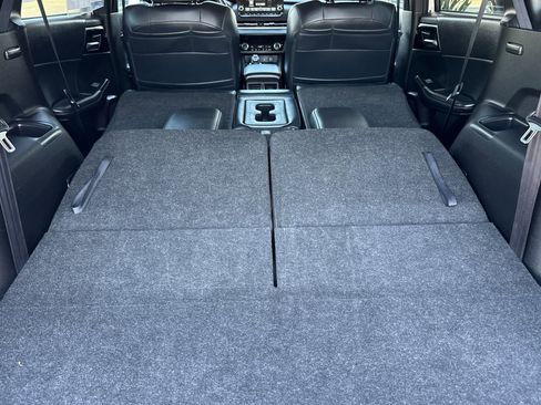 Used 2024 Mitsubishi Outlander SE image 17