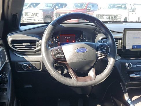 Used 2020 Ford Explorer XLT w/ Equipment Group 202A image 11