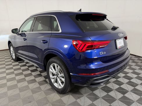 Certified 2025 Audi Q3 2.0T Premium w/ Convenience Package AWD/4WD image 3