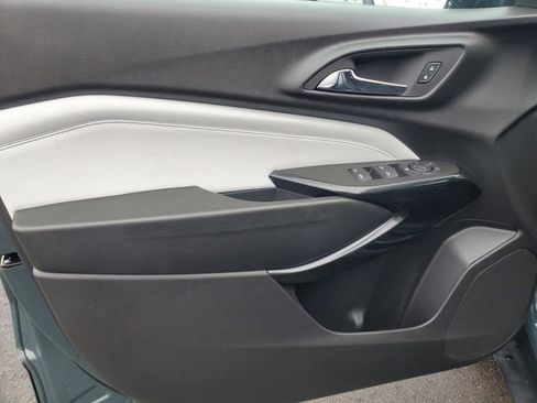 Used 2025 Chevrolet Trax LT w/ Driver Confidence Package image 11