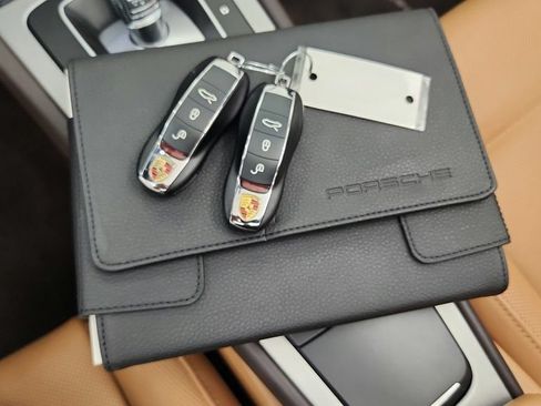 Used 2017 Porsche 911 Carrera 4S AWD/4WD image 40