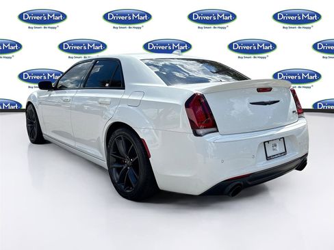 Used 2023 Chrysler 300 C image 6