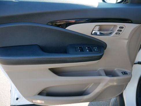 Used 2017 Honda Pilot Touring image 30