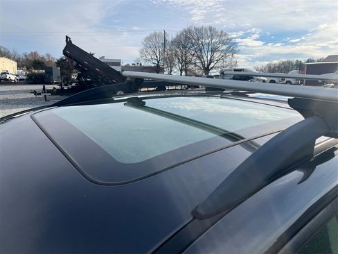 Used 2017 Subaru Forester 2.5i Premium w/ All-Weather Package image 12