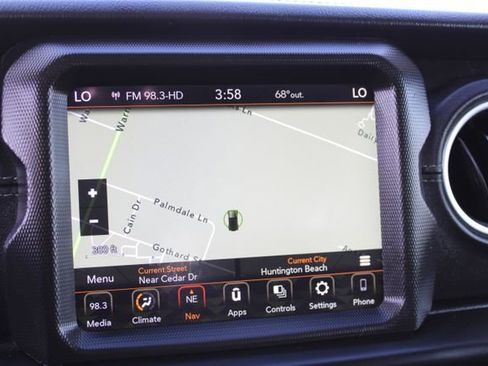 Used 2021 Jeep Wrangler Unlimited Sahara image 24