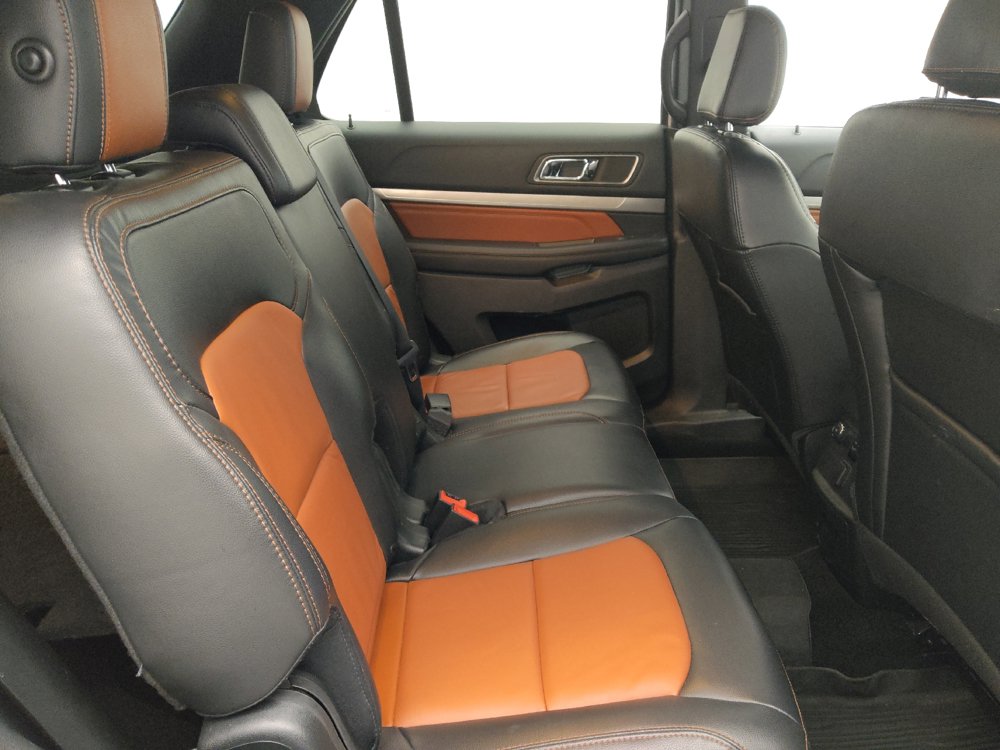 Used 2019 Ford Explorer XLT w/ Equipment Group 202A AWD/4WD image 19