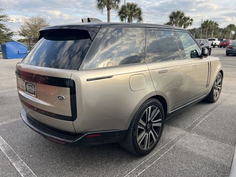 Certified 2023 Land Rover Range Rover Autobiography image 4