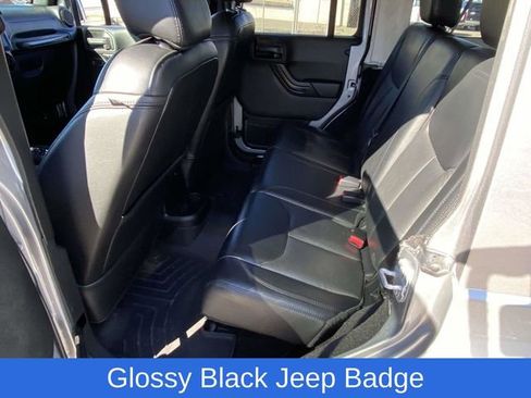 Used 2017 Jeep Wrangler Unlimited Sahara image 10