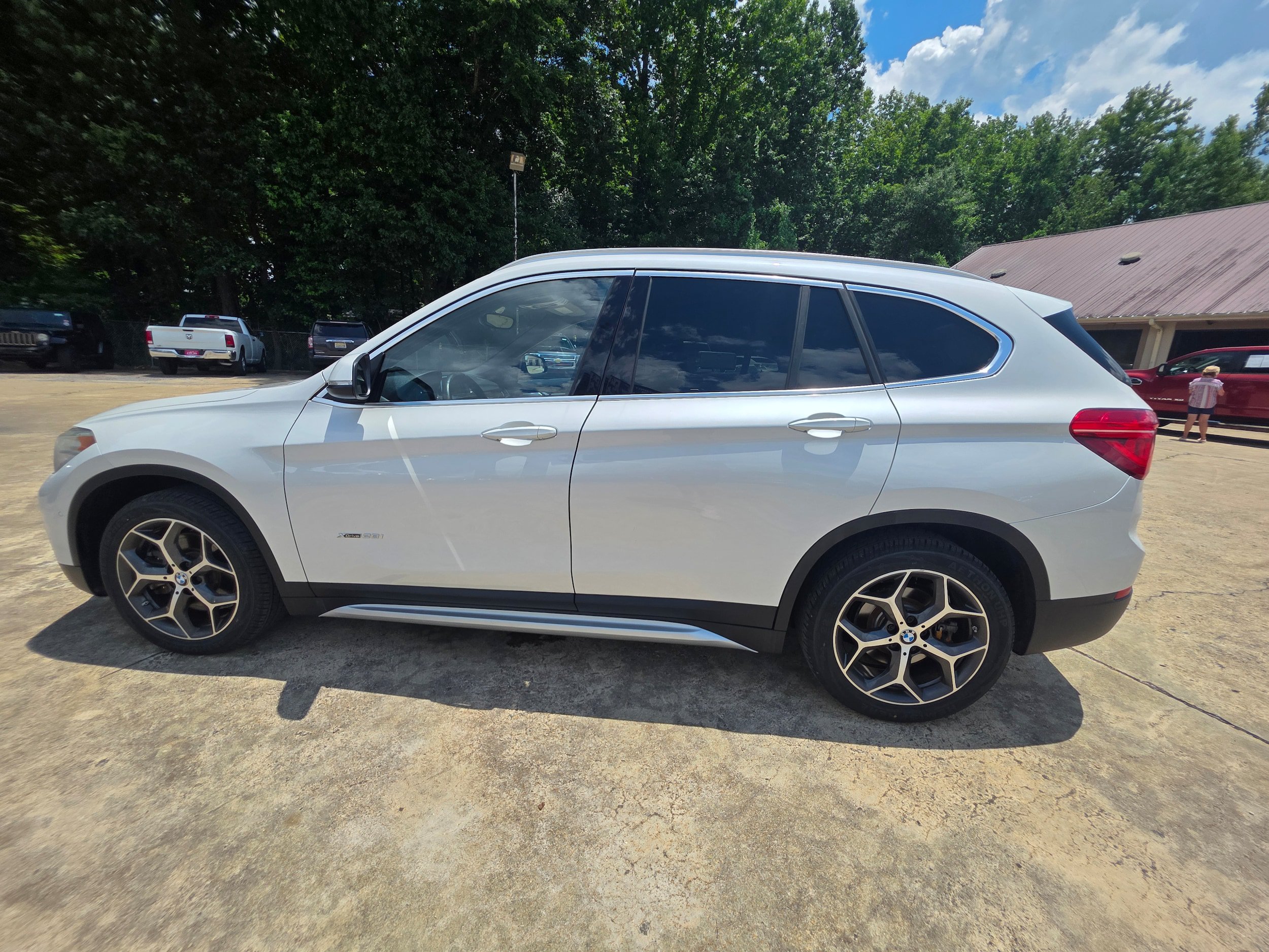 Used 2016 BMW X1 xDrive28i AWD/4WD image 8