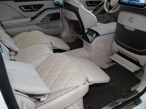 Used 2022 Mercedes-Benz Maybach S 580 4MATIC image 24