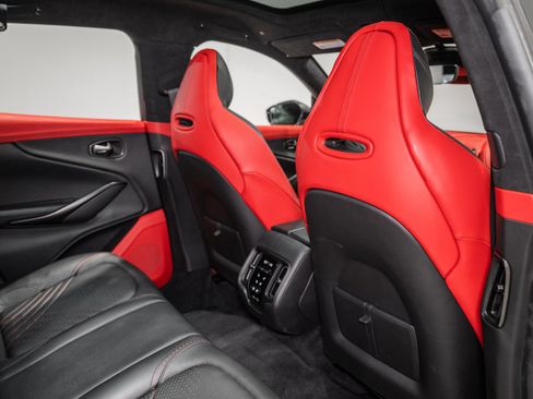 Used 2021 Aston Martin DBX AWD/4WD image 17