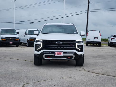 Used 2025 Chevrolet Tahoe Z71 w/ Z71 Off-Road Package AWD/4WD image 2