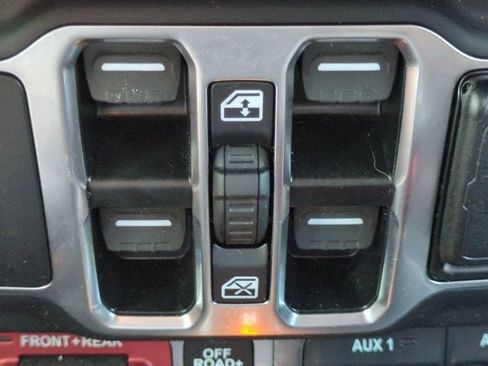 Used 2025 Jeep Wrangler Unlimited Rubicon 4xe AWD/4WD image 24