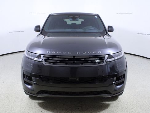 Used 2024 Land Rover Range Rover Sport SE image 2