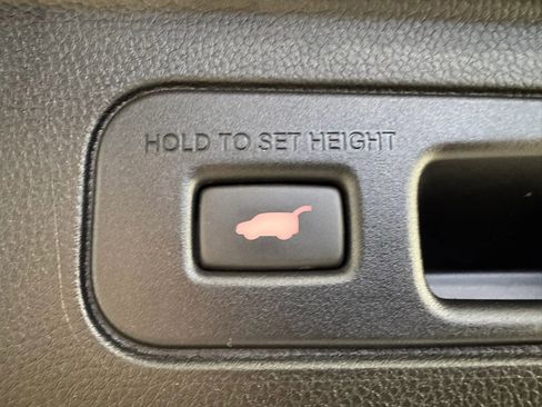 Used 2025 Honda Pilot EX-L image 28