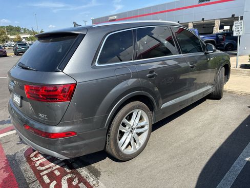 Used 2018 Audi Q7 3.0T Prestige AWD/4WD image 4
