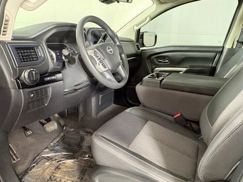 Used 2024 Nissan Titan SV AWD/4WD image 26