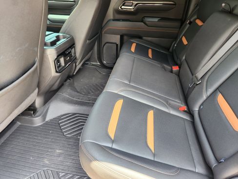 Used 2025 GMC Sierra 1500 AT4 w/ AT4 Premium Package AWD/4WD image 13
