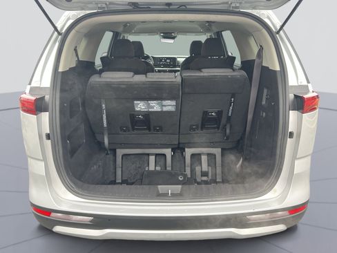 Used 2023 Kia Carnival LX image 24