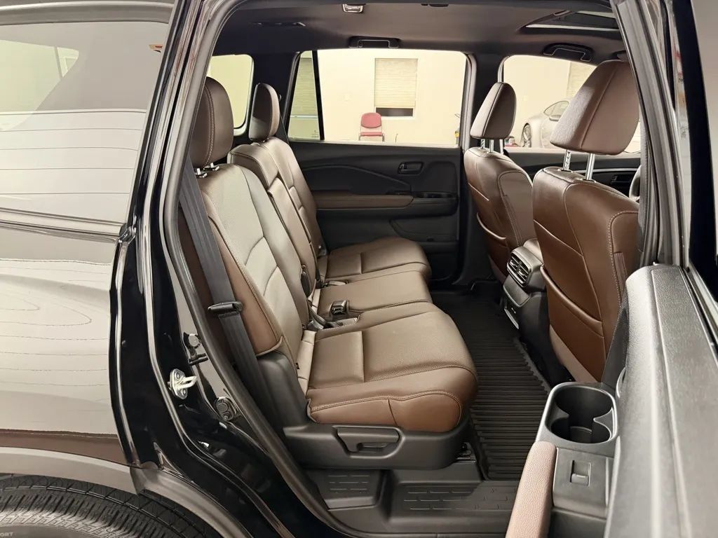 Used 2025 Honda Passport EX-L image 36