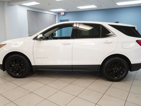 Used 2020 Chevrolet Equinox LT w/ Driver Convenience Package FWD image 2