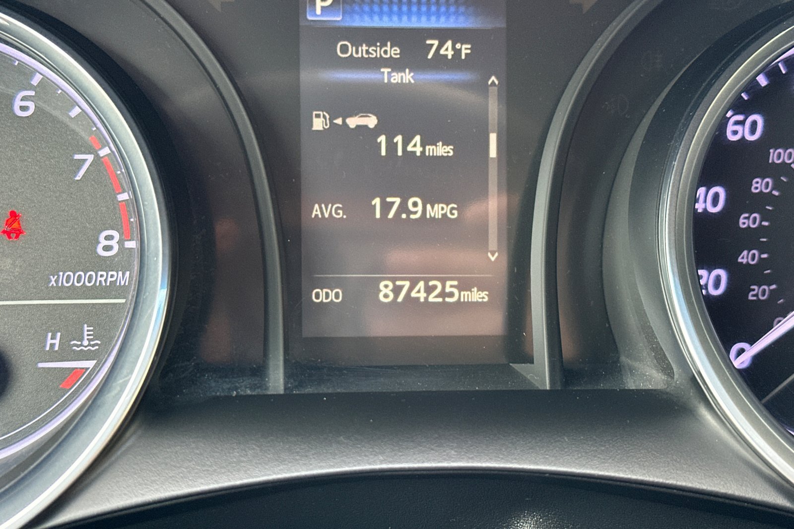 Used 2018 Toyota Camry SE FWD image 32