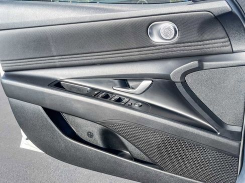 Used 2023 Hyundai Elantra SEL w/ Convenience Package image 19