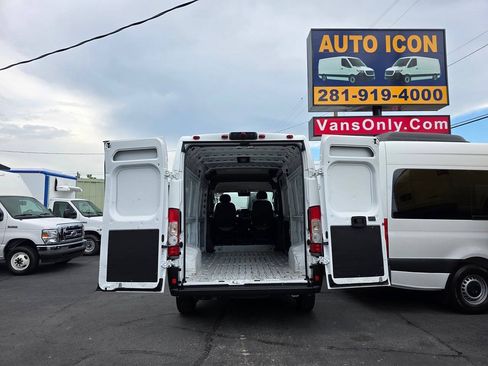 Used 2024 RAM ProMaster 2500 w/ Convenience Group FWD image 12