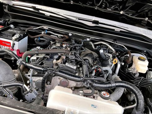 Used 2024 Toyota Tacoma TRD Off-Road image 32