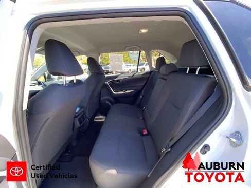 Certified 2022 Toyota RAV4 LE w/ Carpet Mat Package (TMS) AWD/4WD image 22